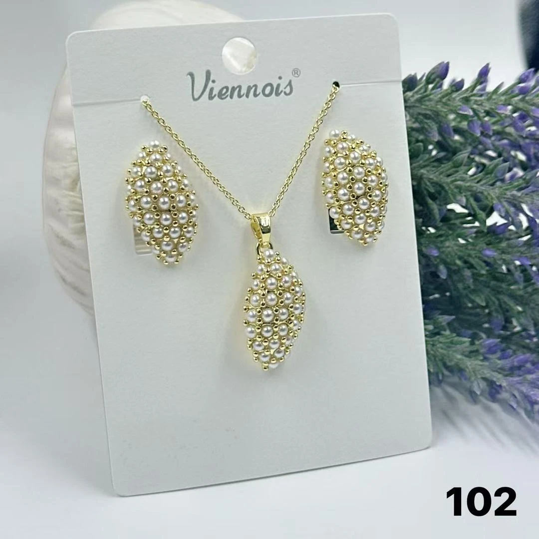 BIJOUX CHAINE PLAQUE OR   VIENNOIS