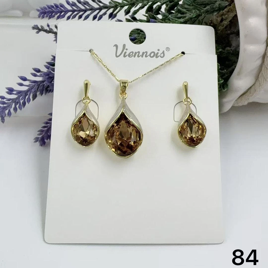 BIJOUX CHAINE PLAQUE OR   VIENNOIS